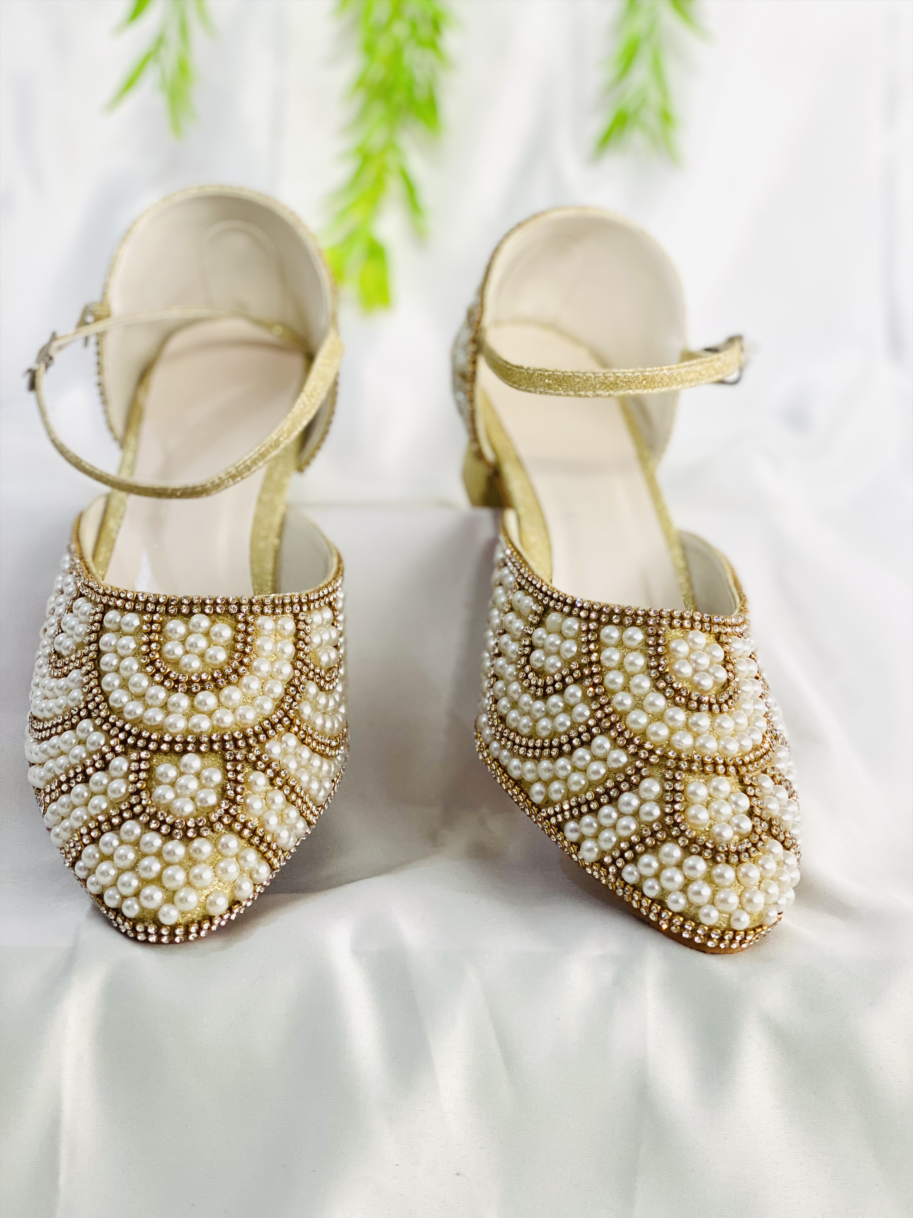 Aurelia off-white pearl with gold stones bridal heel